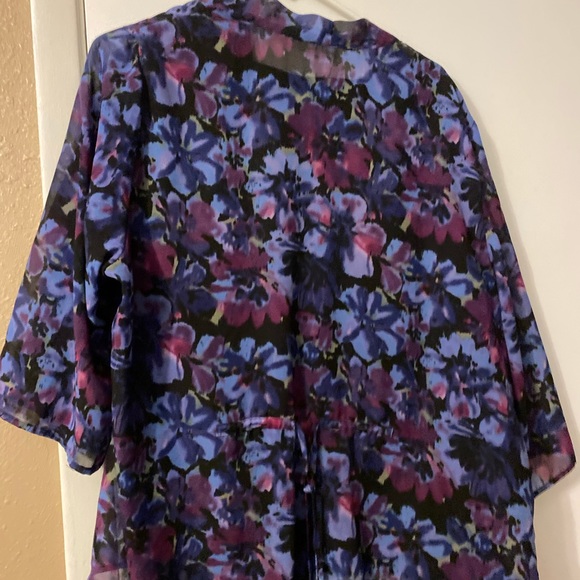 Top - Picture 2 of 2